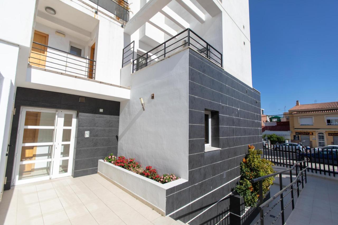 Holidays By The Sea Apartments Malaga Bagian luar foto